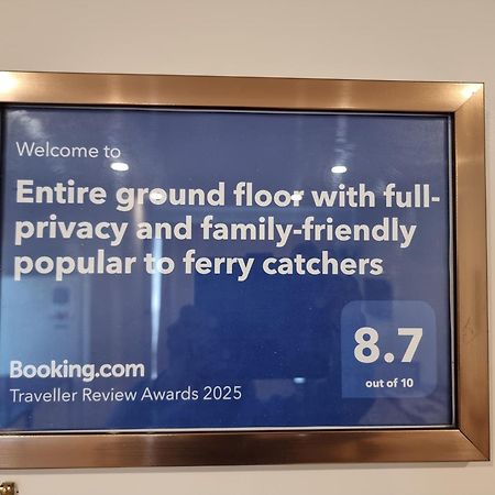 Entire Ground Floor With Full-Privacy And Family-Friendly Popular To Ferry Catchers Wellington Exterior photo